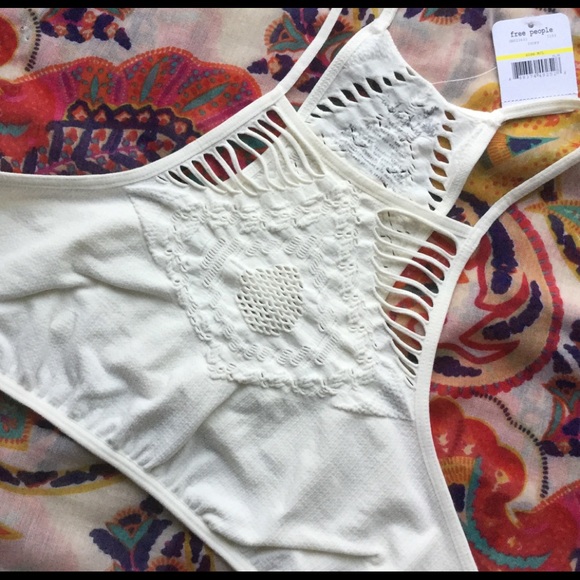 NEW FREE PEOPLE HANALEI High Neck Cutout Bralette - Picture 3 of 8